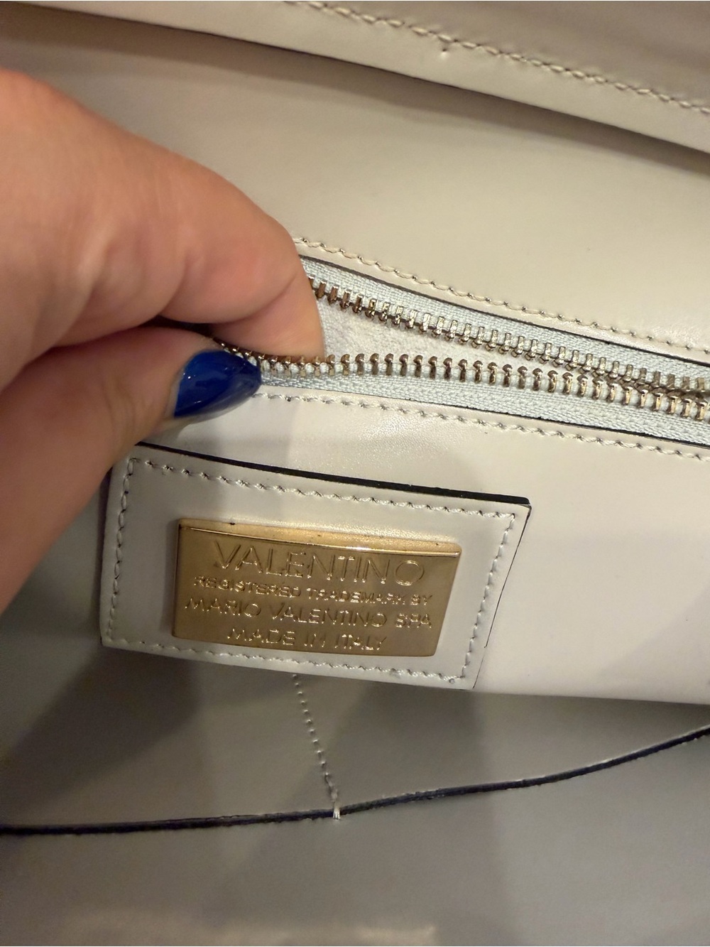 Valentino Floral Logo Shoulder Bag in Cream - Picture 4 of 8